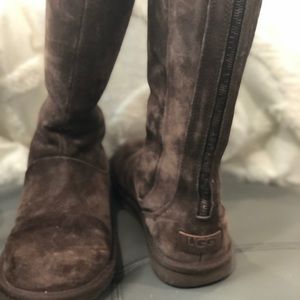 Chocolate brown exposed zipper UGg boots. Size 7.